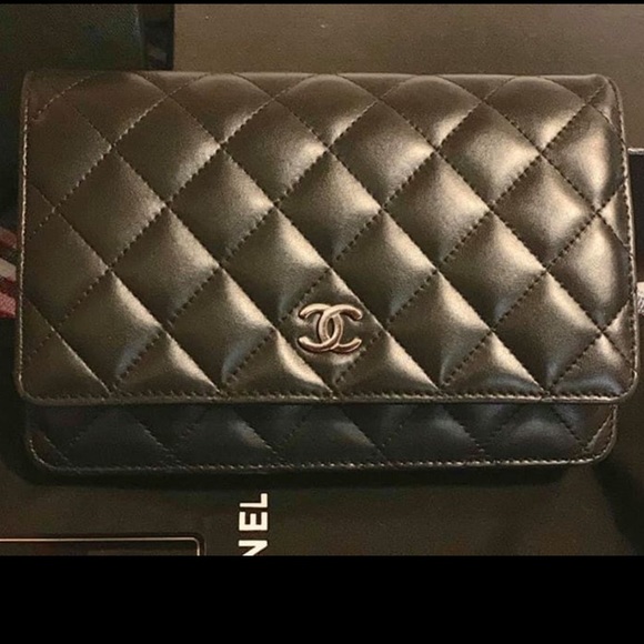Gorgeous black lambskin Chanel WOC - Picture 1 of 8